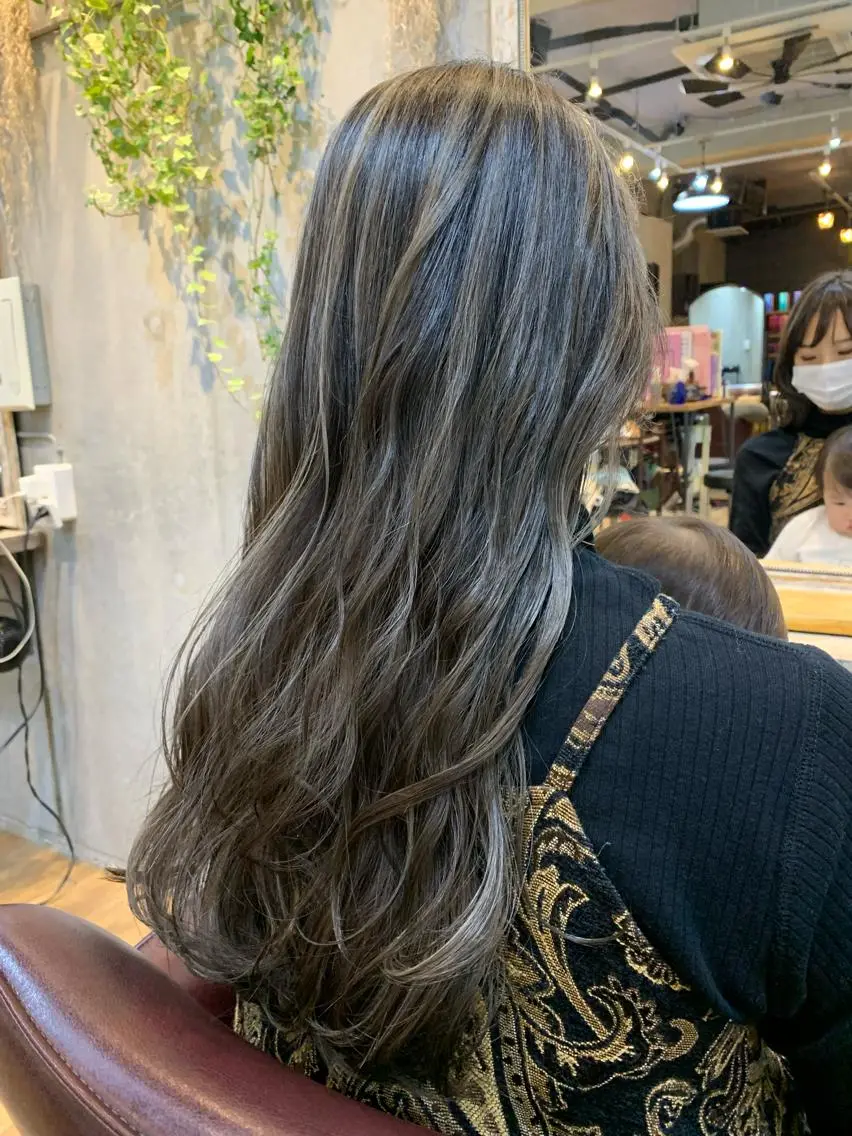 ロング カラー 安達 俊亮のヘアスタイル