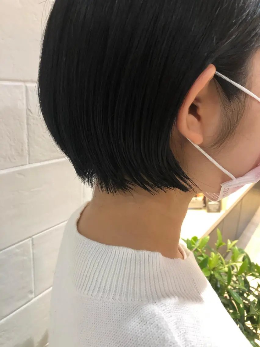 ショート カラー ショートボブ 黒髪 ブルーカラー ブルーブラック ボブ ブリーチモデル募集中 小柴のヘアスタイル