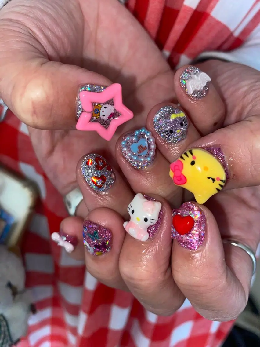 ネイル 個性派🌺推しネイル 💅💞hota🐇のネイルデザイン