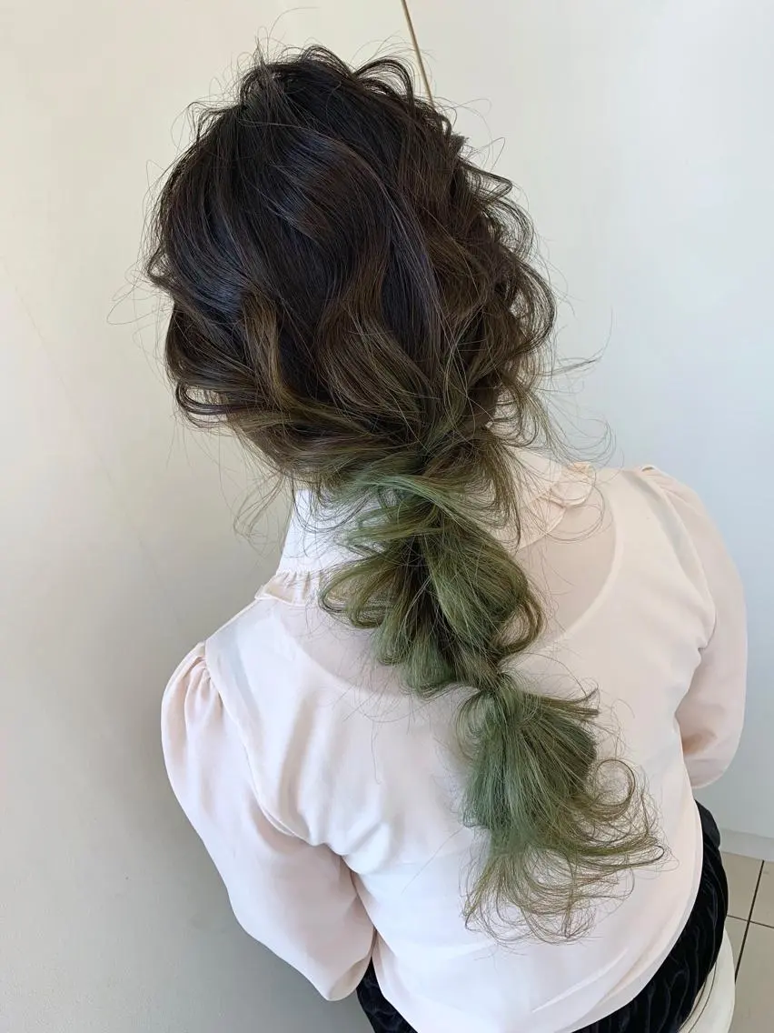 セミロング 穐田 司樹のヘアスタイル