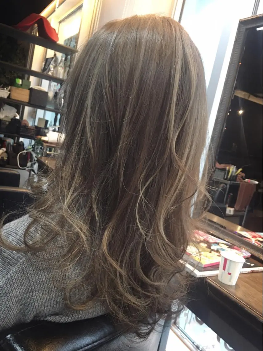ショート ミディアム セミロング ロング カラー ダブルカラー ハイライトカラー ハイライト 吉本 yoshimotoのヘアスタイル