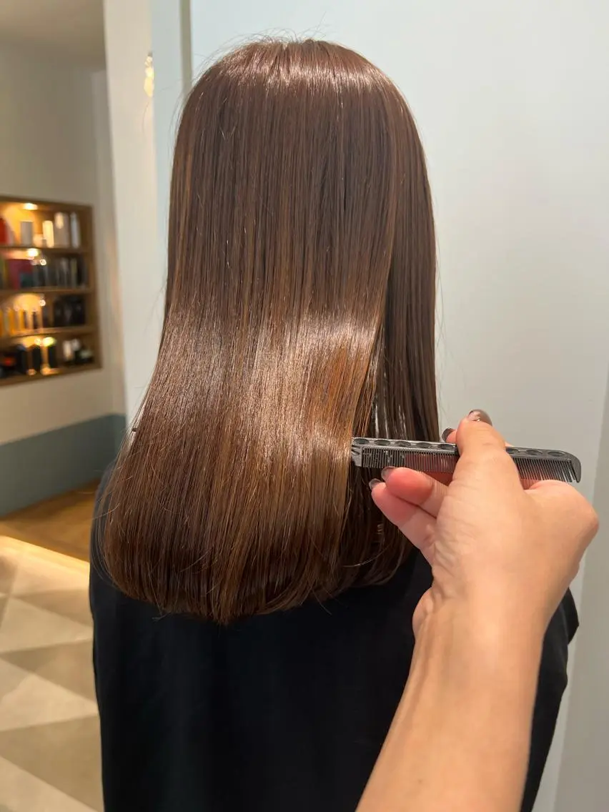ミディアム 成岡 愛美のヘアスタイル