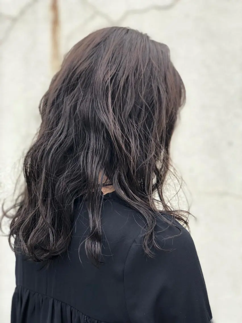 ロング アッシュ AYAKA 下北沢suuのヘアスタイル