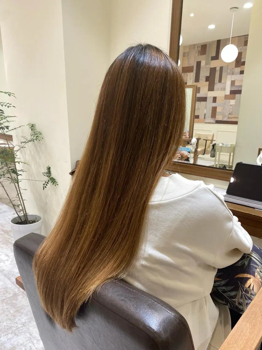 ロング ロングレイヤー レイヤーカット ロング いいの ともこのヘアスタイル