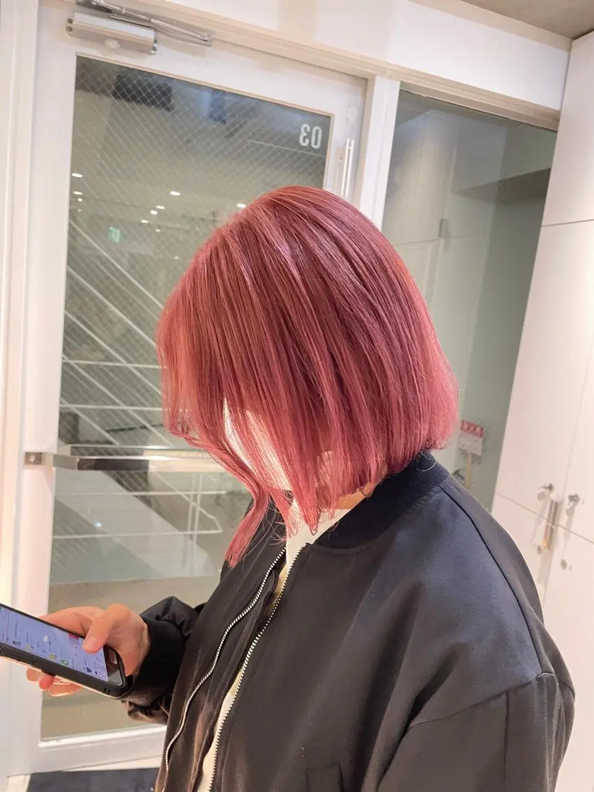 ミディアム カラー ヘアアレンジ アッシュ ピンクカラー ピンクアッシュ ヘアカラー トリートメント ヘッドスパ ヘアセット 艶カラー✨縮毛矯正✨ 翁長孝輔のヘアスタイル