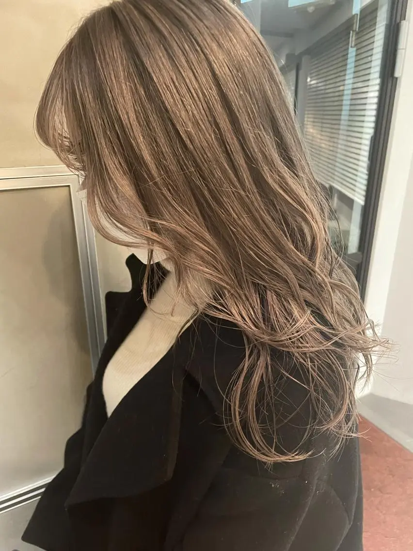 ロング カラー 大人girly🛋️ 🤍yukakoのヘアスタイル