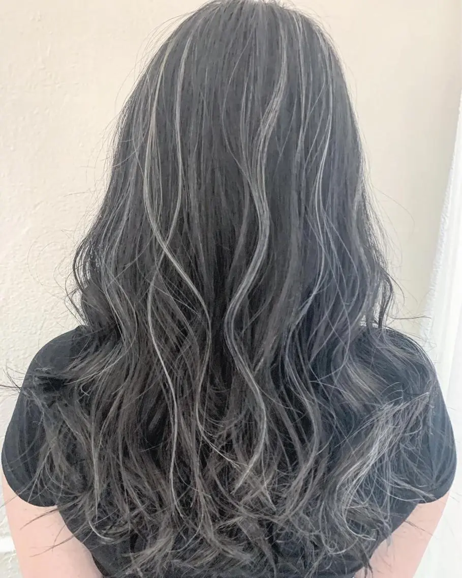 ミディアム カット ヘアカラー レイヤーカット 川田くるみのヘアスタイル