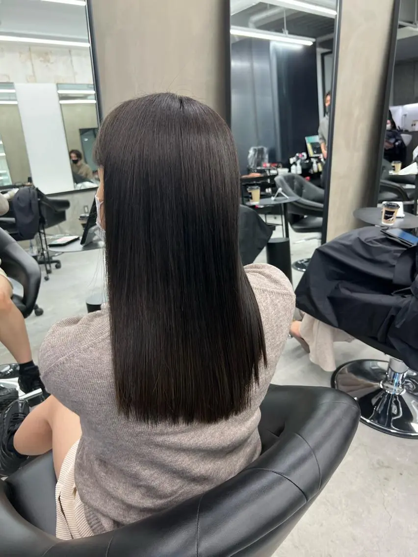セミロング カット ヘアカラー トリートメント よしのり genieeのヘアスタイル