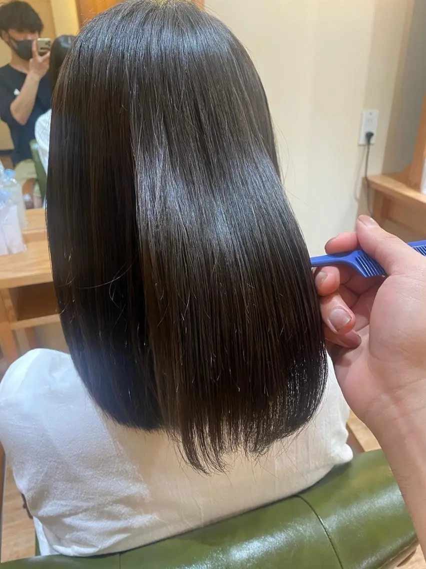 セミロング 酸性ストレート カット 縮毛矯正 トリートメント TAI透明カラー 柔らかい縮毛矯正のヘアスタイル