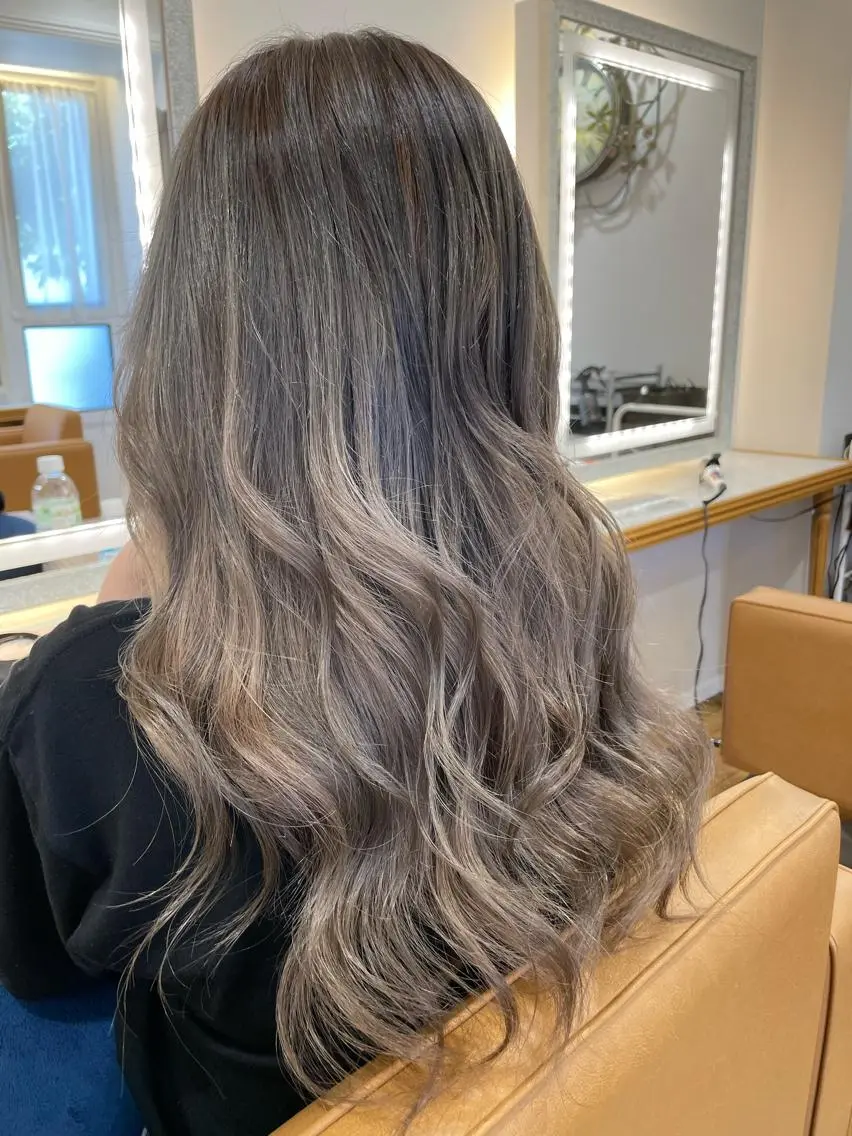 ロング ヘアカラー トリートメント ブリーチ毛矯正.髪質 改善.髪にドラマをのヘアスタイル