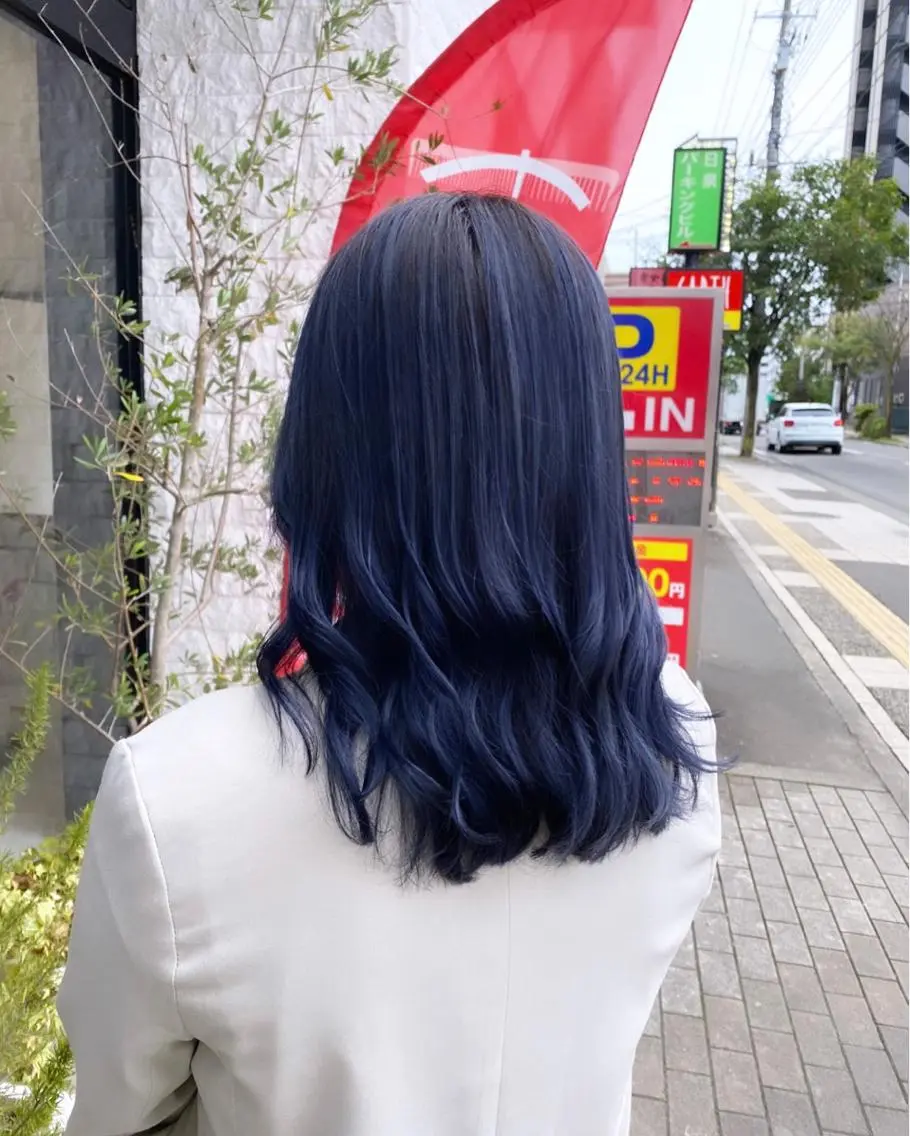 セミロング カラー ネイビーカラー 【育休中】EARTH 荒井店HARUNAのヘアスタイル