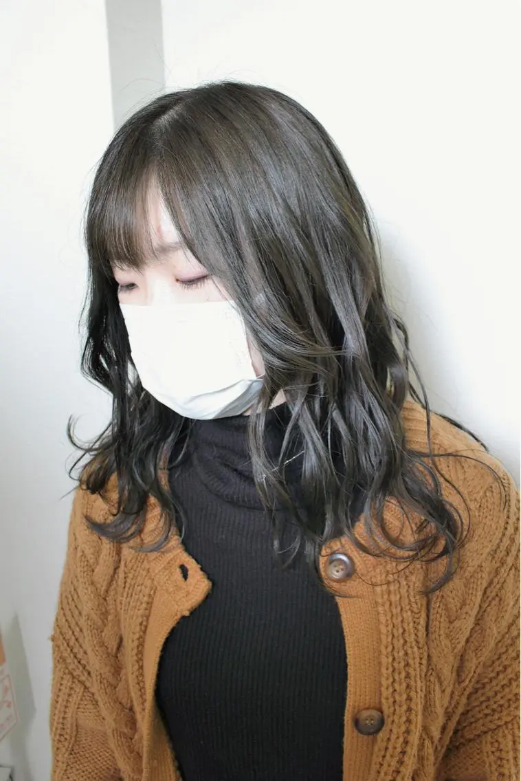 セミロング カラー アッシュ カット ヘアカラー 土居 正季のヘアスタイル