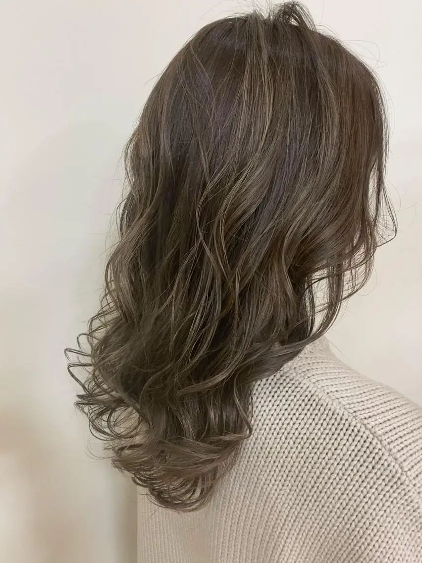 カラー SALOWIN栄 高須大貴のヘアスタイル