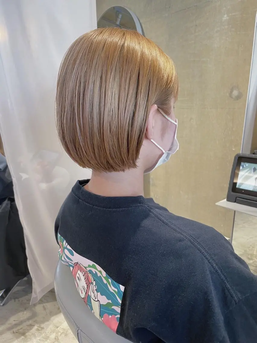 ショート カラー ベージュカラー ハイトーンカラー ハイトーンベージュ 韓国ボブ👩🇰🇷 小野絢未のヘアスタイル