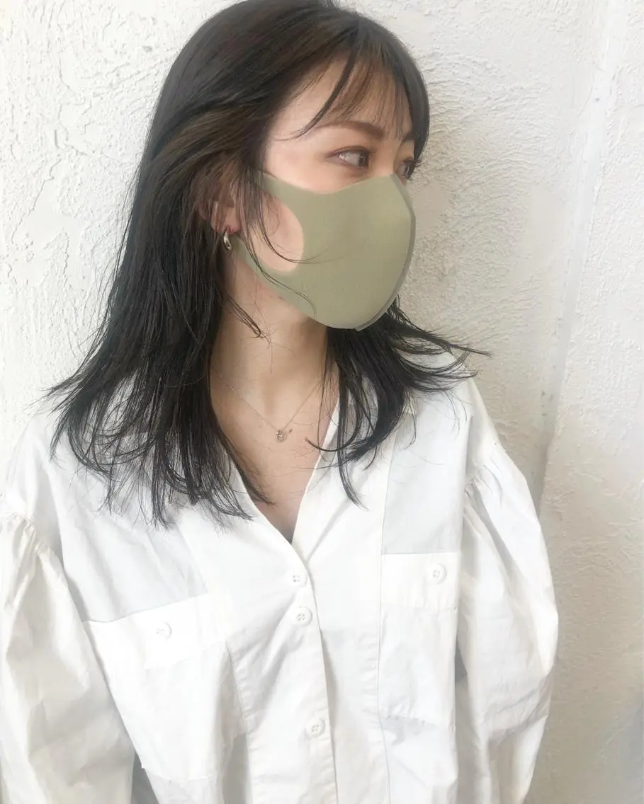 セミロング カラー ブリーチ ハイライトカラー ハイライト ヘアカラー トリートメント 江原 彩華のヘアスタイル