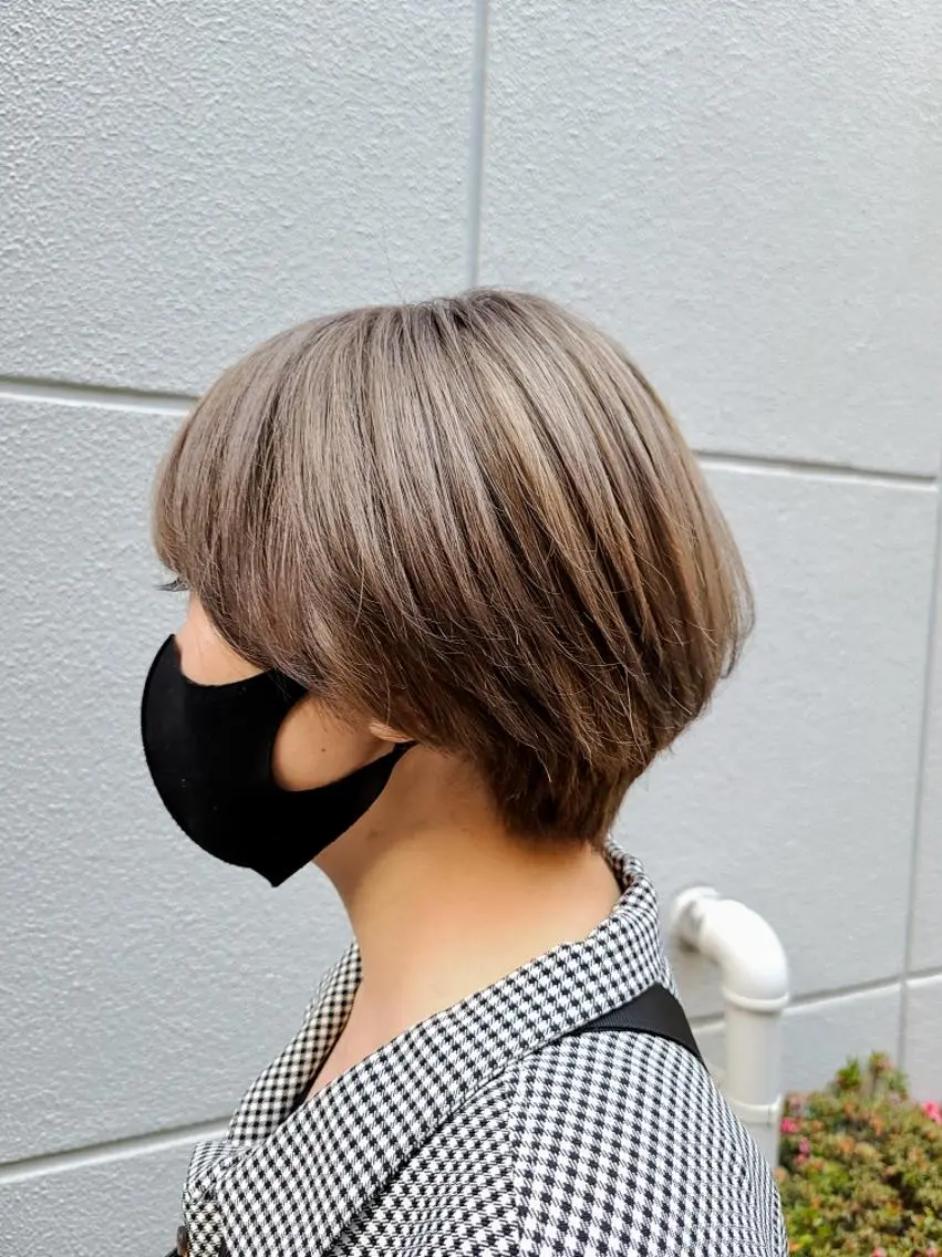 ショート カラー ベージュカラー ミルクティーベージュ ショートヘア 原田 祥彰のヘアスタイル