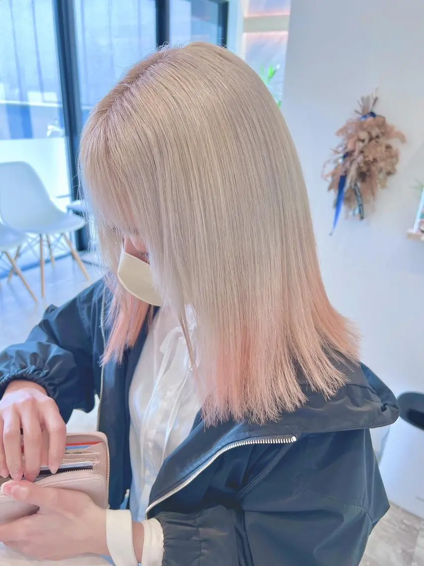 カラー ロング ハイトーンカラー トリートメント RICHAIR リシェイルのヘアスタイル