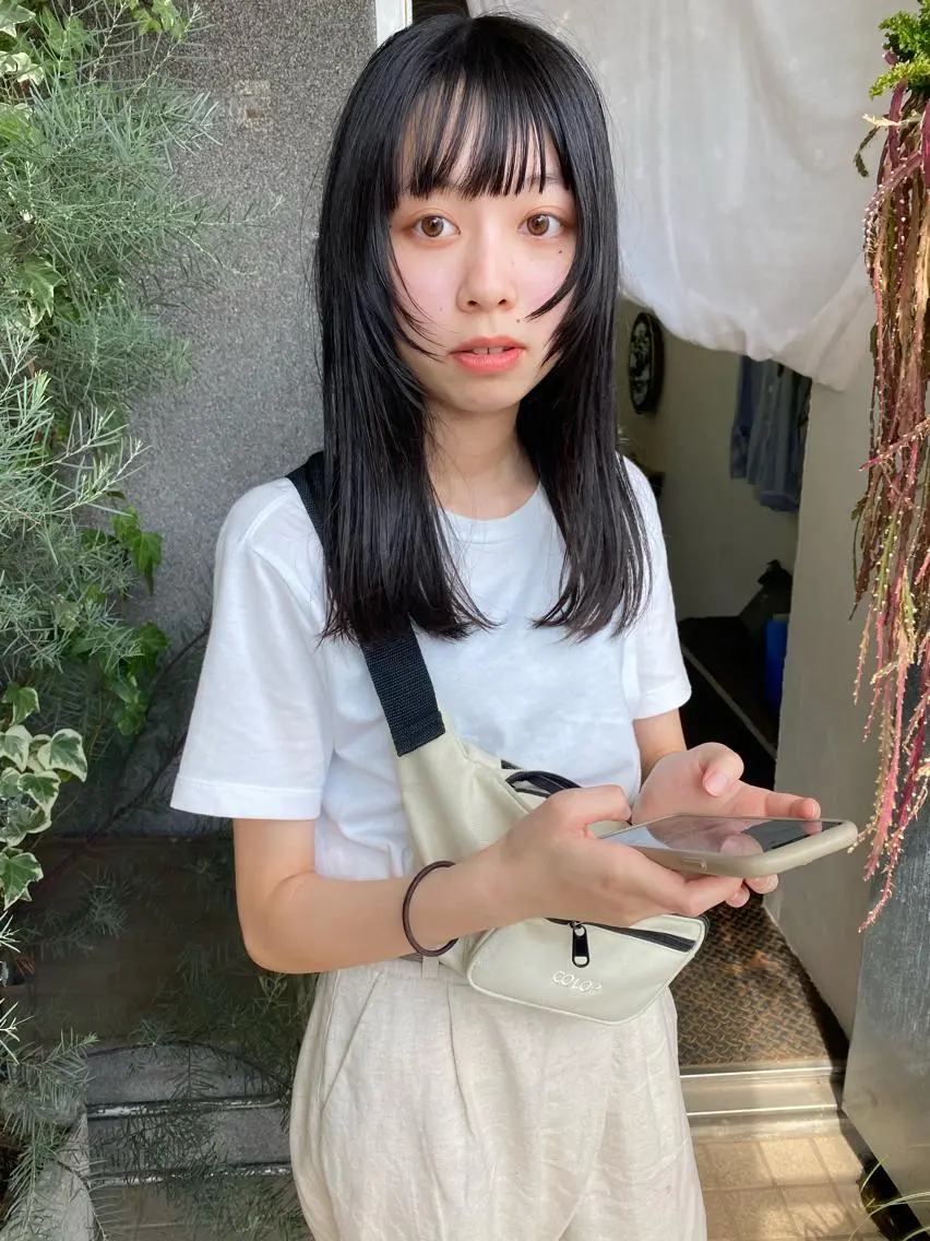 ロング qiie/ワンカラー インナーカラーのヘアスタイル