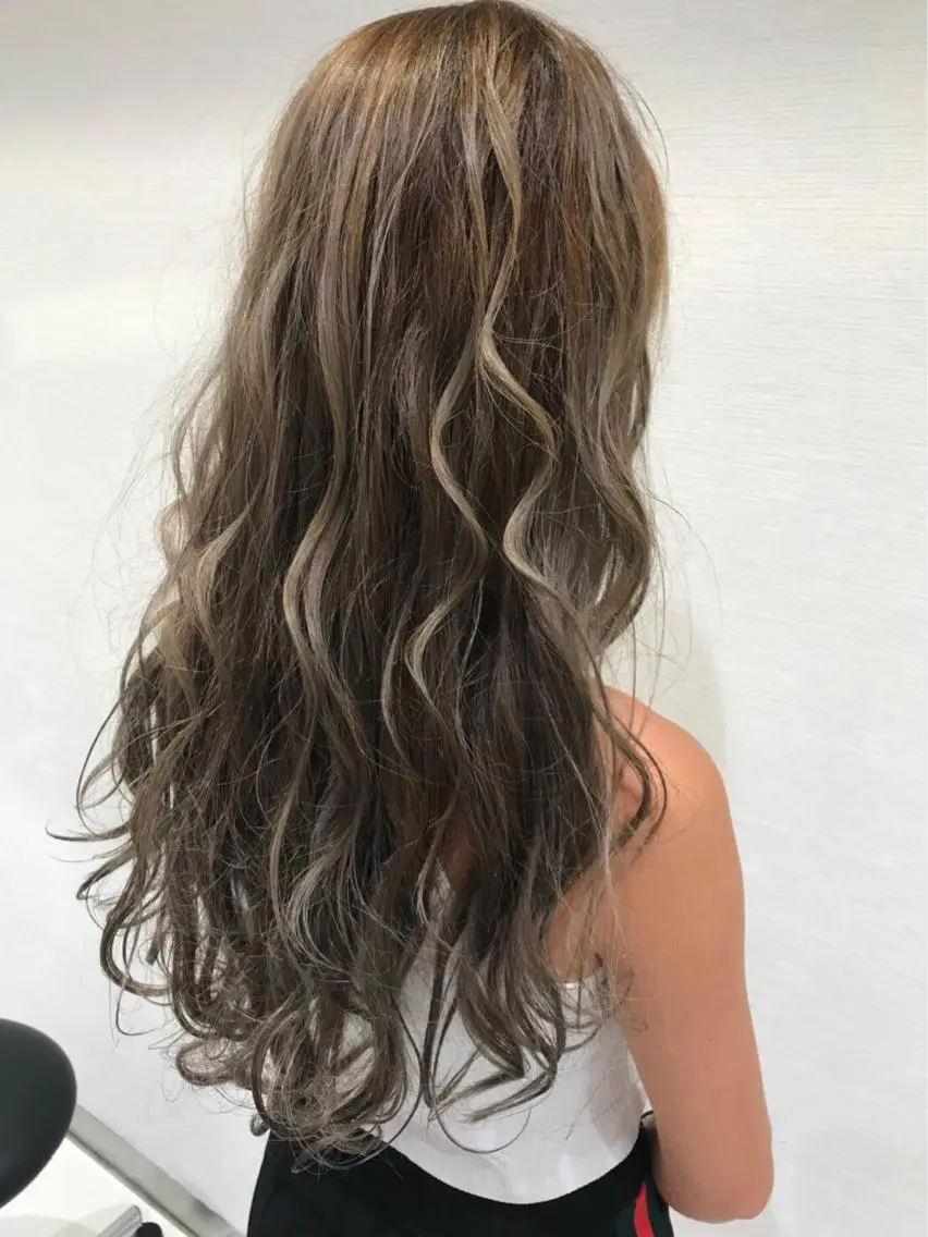 ロング カラー ヘアアレンジ グラデーションカラー ハイライトカラー ハイライト 白髪ぼかしハイライト 茗荷谷駅徒歩2分のヘアスタイル