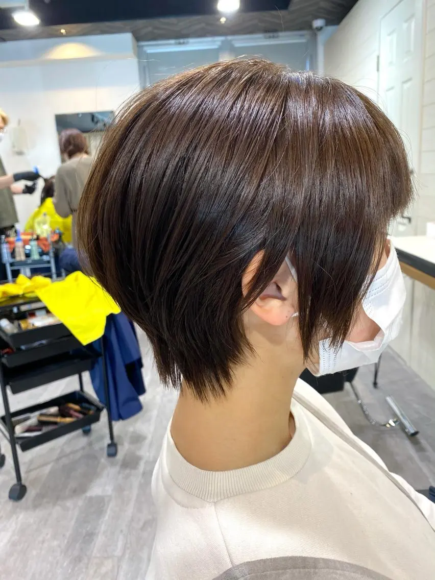 ショート カラー ハンサムショート アディクシーカラー バレイヤージュ ブリーチ ケアブリーチ カット トリートメント 先着1名様限定 カット無料のヘアスタイル
