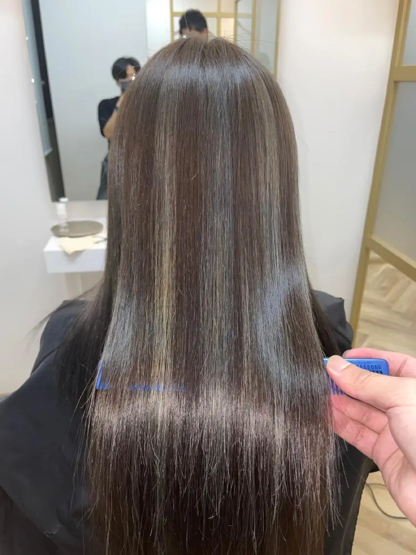 ロング カラー 髪質改善特化 ESSENCIAのヘアスタイル