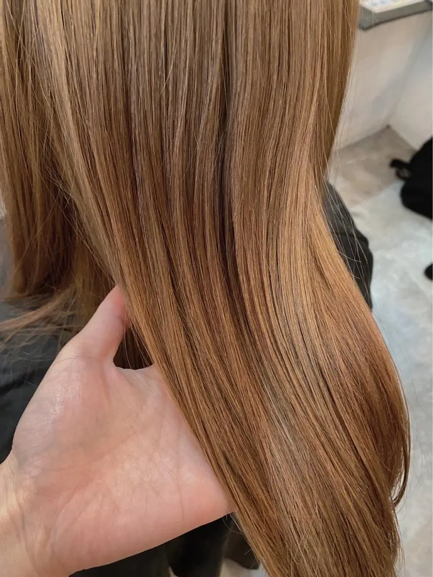 ロング カラー パーマ ヘアアレンジ デザインカラー ハイトーンカラー ロング 縮毛矯正 トリートメント newi saLyu ネウィ サリューのヘアスタイル