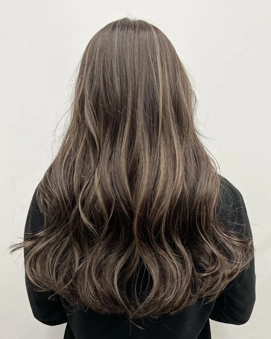 カラー アディクシーカラー バレイヤージュ ブリーチ ダブルカラー グラデーションカラー ヘアカラー トリートメント 【公式】amble luxe池袋東口🩷のヘアスタイル