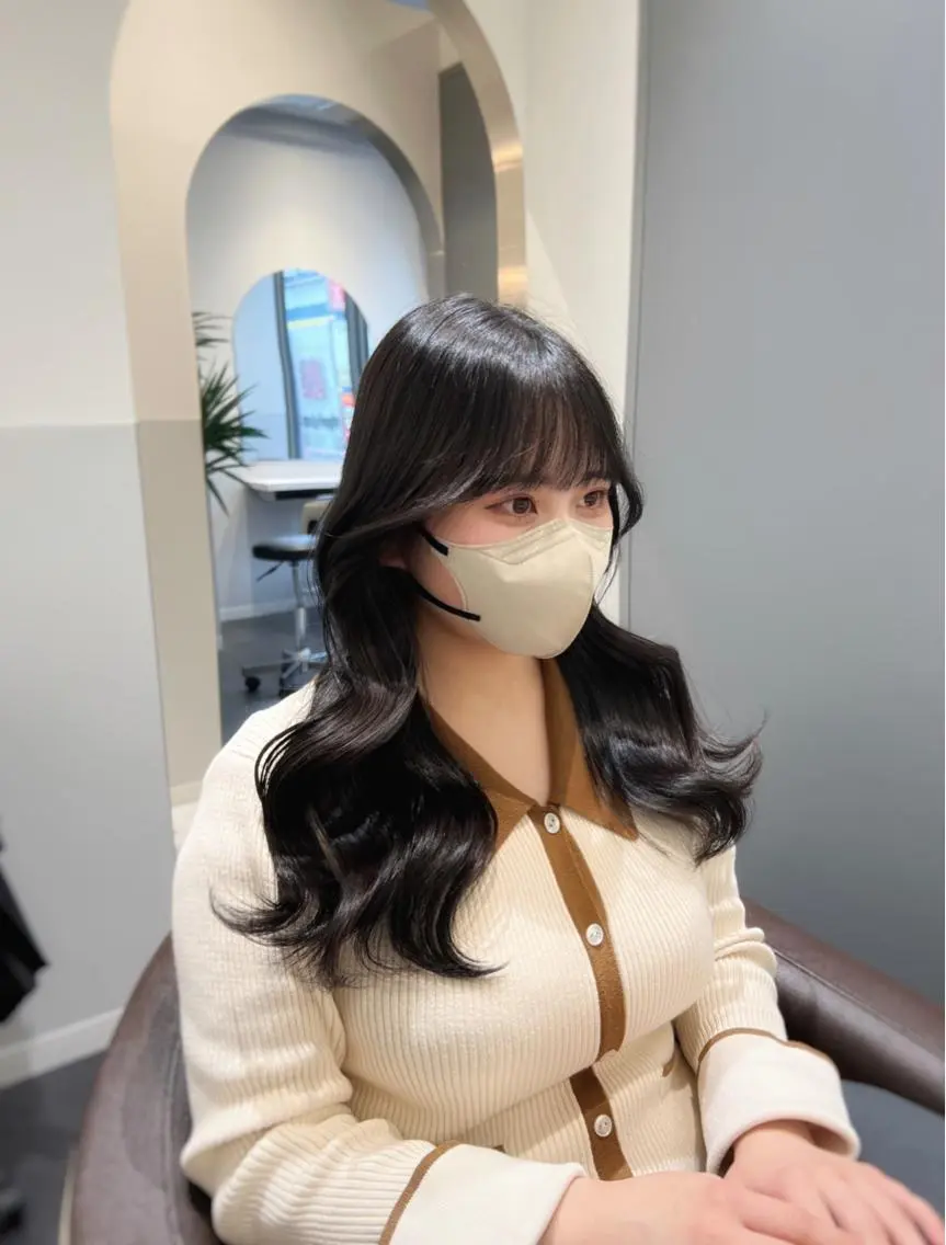 ロング カラー 韓国風カラー くびれヘア 顔周りカット 髪質改善 ヨシンモリ カット ヘアカラー トリートメント TAKUMI 【美髪特化】のヘアスタイル