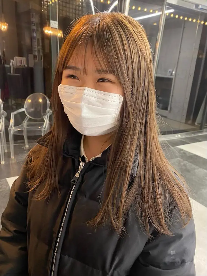セミロング カラー ベージュカラー ブリーチ 透明感カラー ブリーチなしカラー 大石 沙季のヘアスタイル
