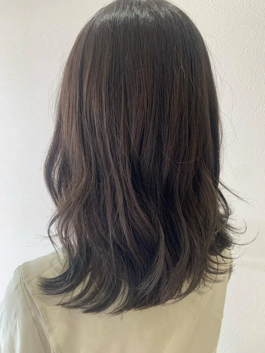 ミディアム カラー 透明感カラー グレージュ hubhair レイヤー/透明感のヘアスタイル