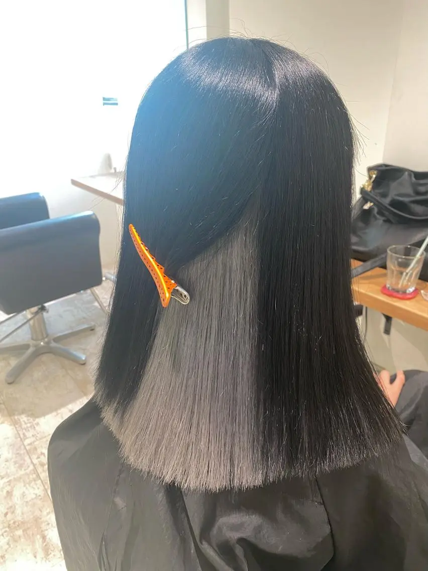 ミディアム カラー fand AKANE のヘアスタイル