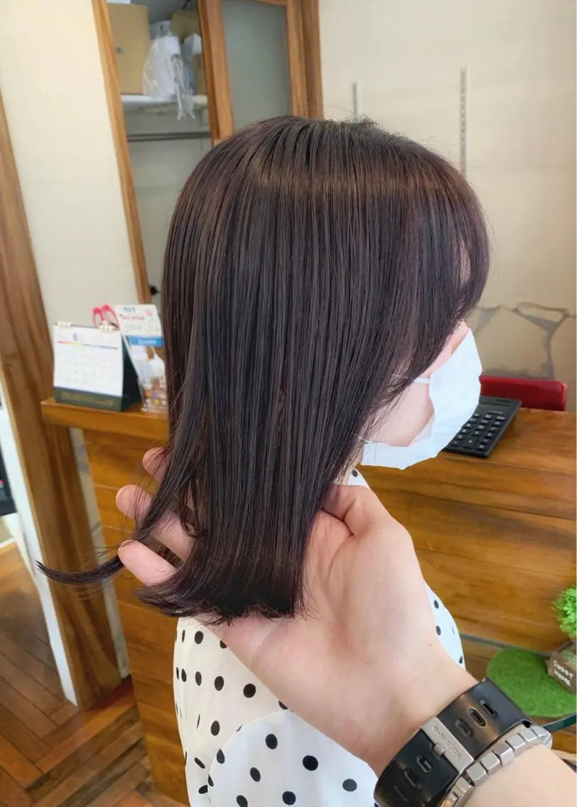 ミディアム カラー ブリーチ ブラウンカラー ラベンダーカラー ラベンダーブラウン ブリーチなしカラー カット ヘアカラー トリートメント 矢野 晃平のヘアスタイル