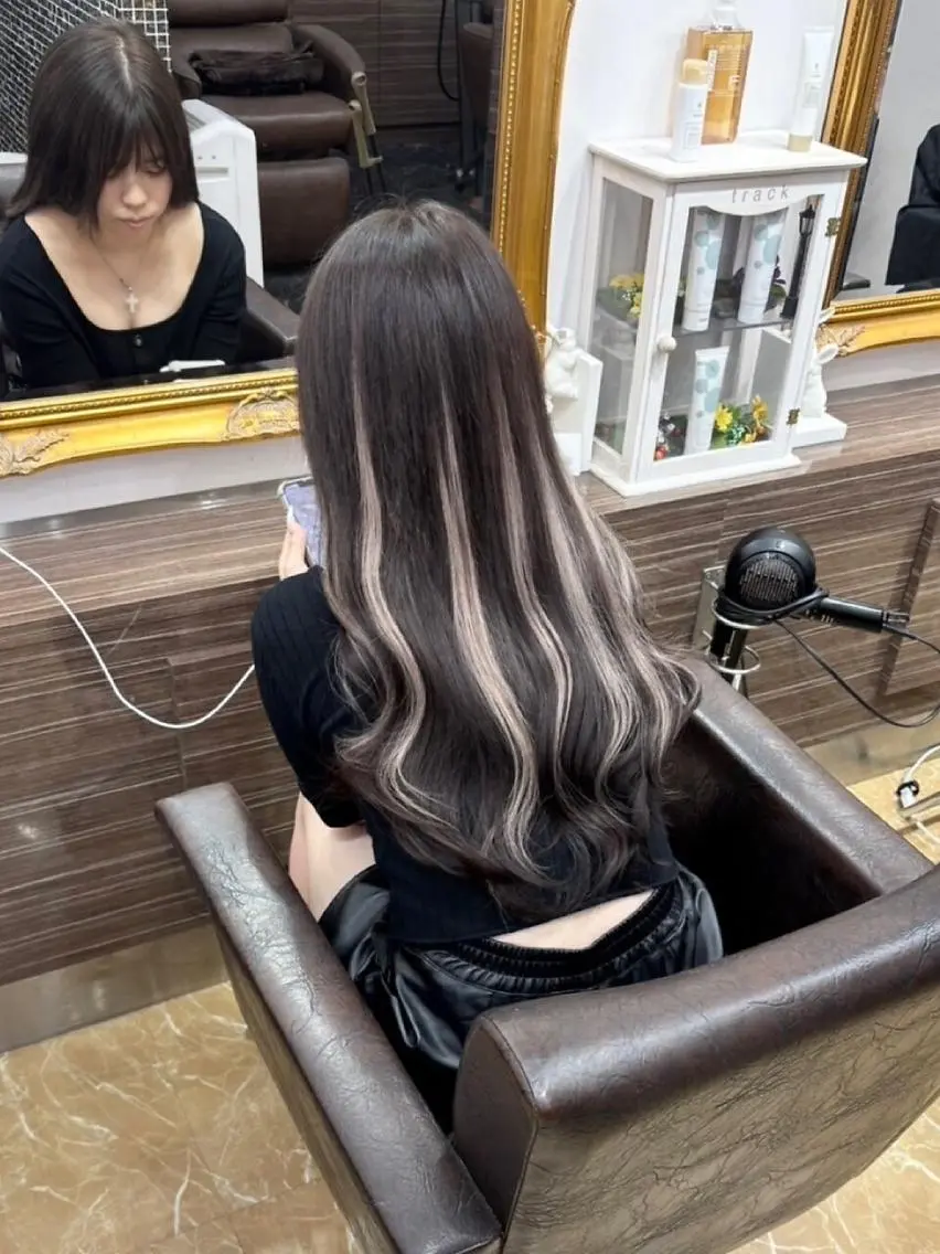 ロング カラー ヘアアレンジ シールエクステ バレイヤージュ ブリーチ ケアブリーチ ダブルカラー LIP 大阪本店 エクステ MISAのヘアスタイル