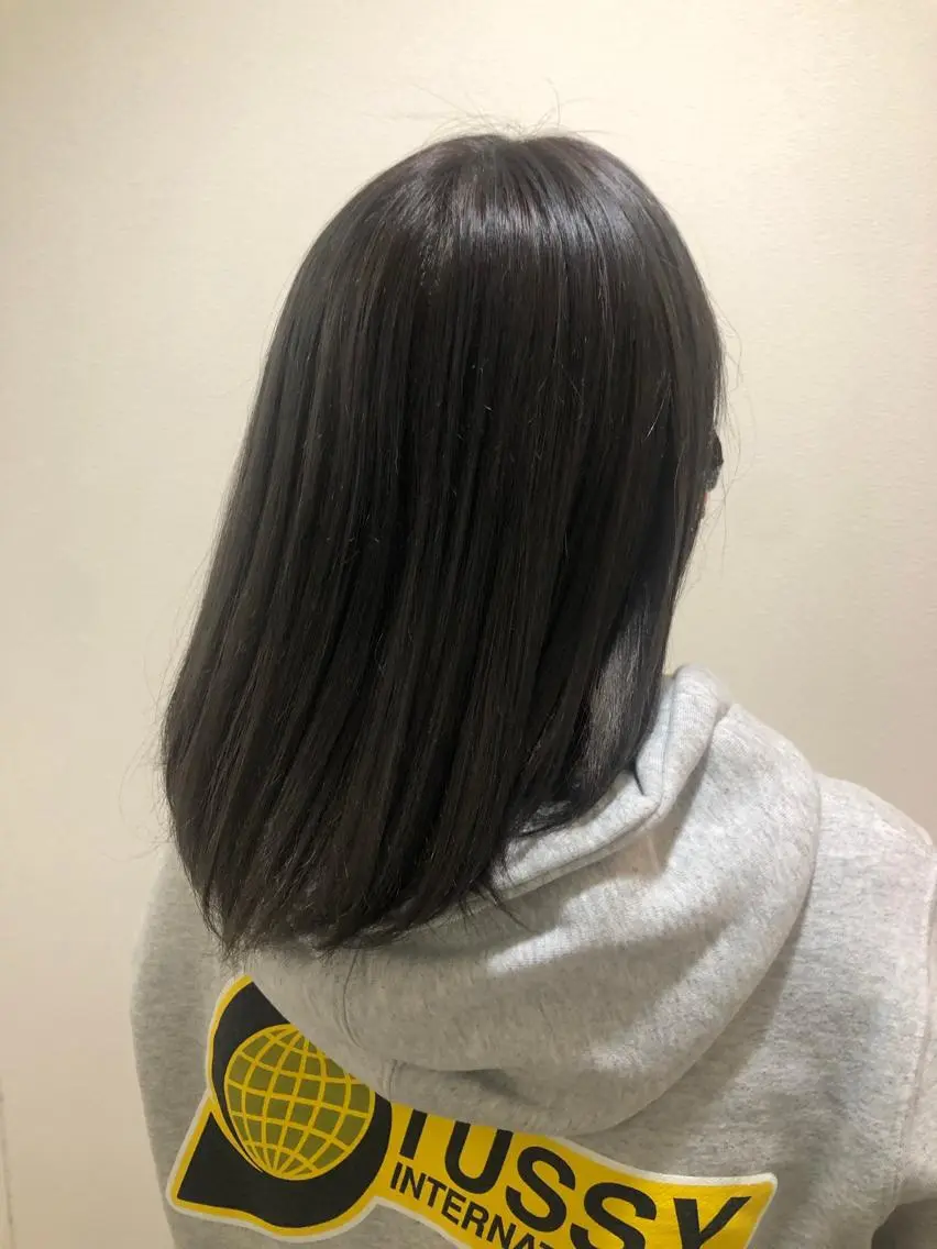 ミディアム カラー アッシュ アッシュグレー グレージュ ハイトーンカラー 🫧chinatsu 🫧のヘアスタイル