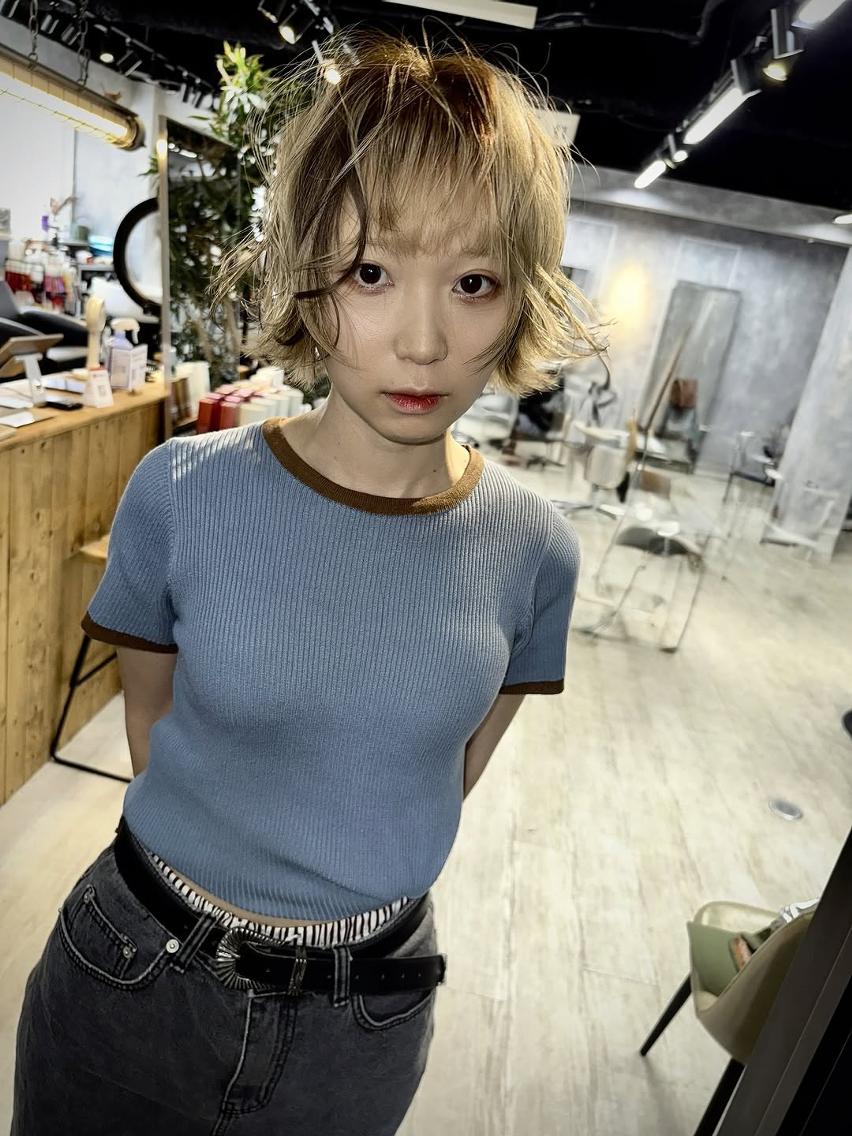 ミディアム カラー レイヤーカット ウルフカット ウルフ/レイヤー /ブリーチ/心斎橋のヘアスタイル
