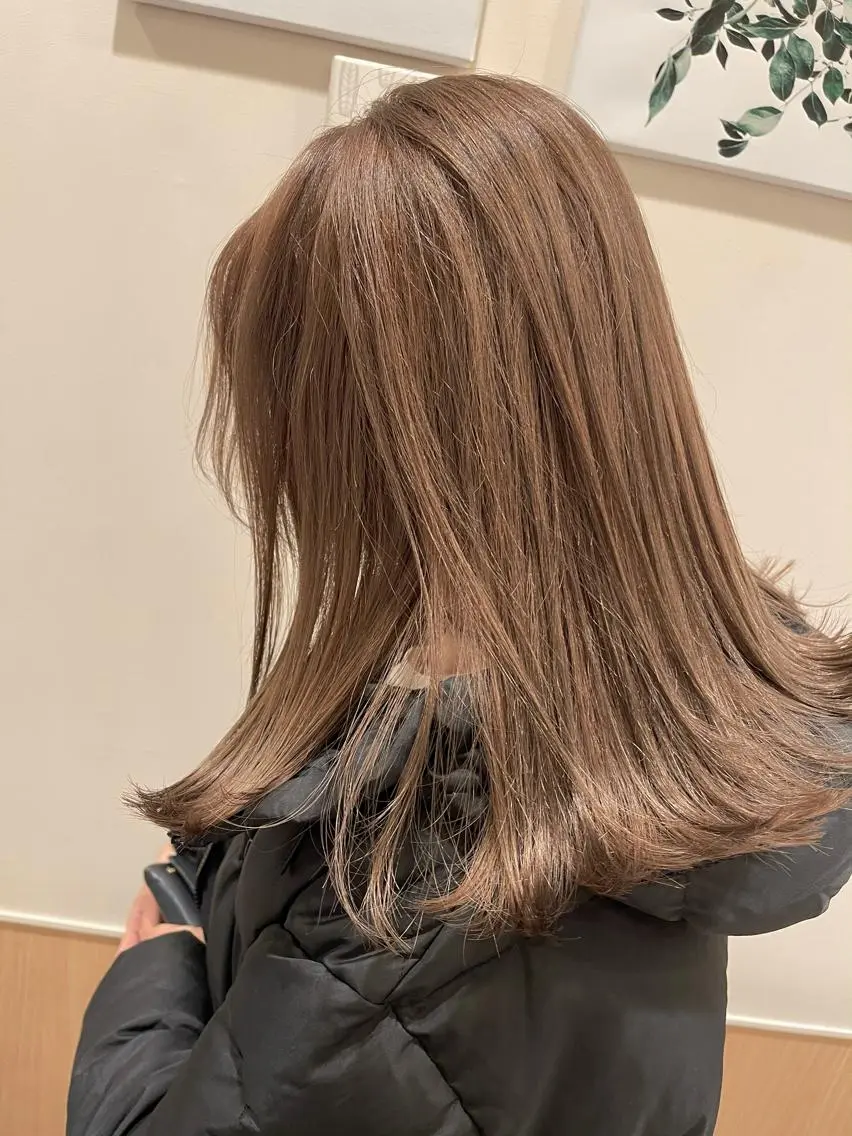 セミロング カラー 韓国レイヤー×艶髪 ハイトーンRyukiのヘアスタイル