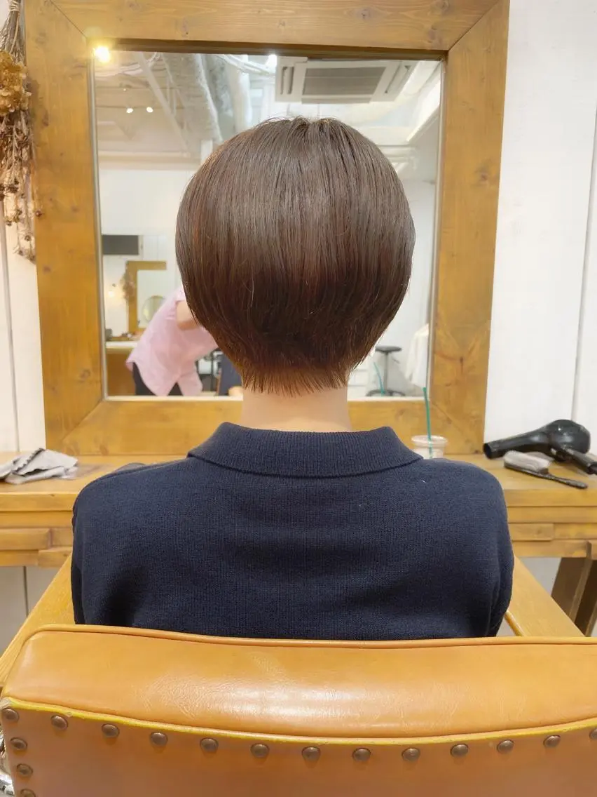 ショート カラー ショートレイヤー 丸みショート グラデーションカラー くびれヘア くせ毛 👑銀座ショート/ 絶壁補正/金子涼👑のヘアスタイル