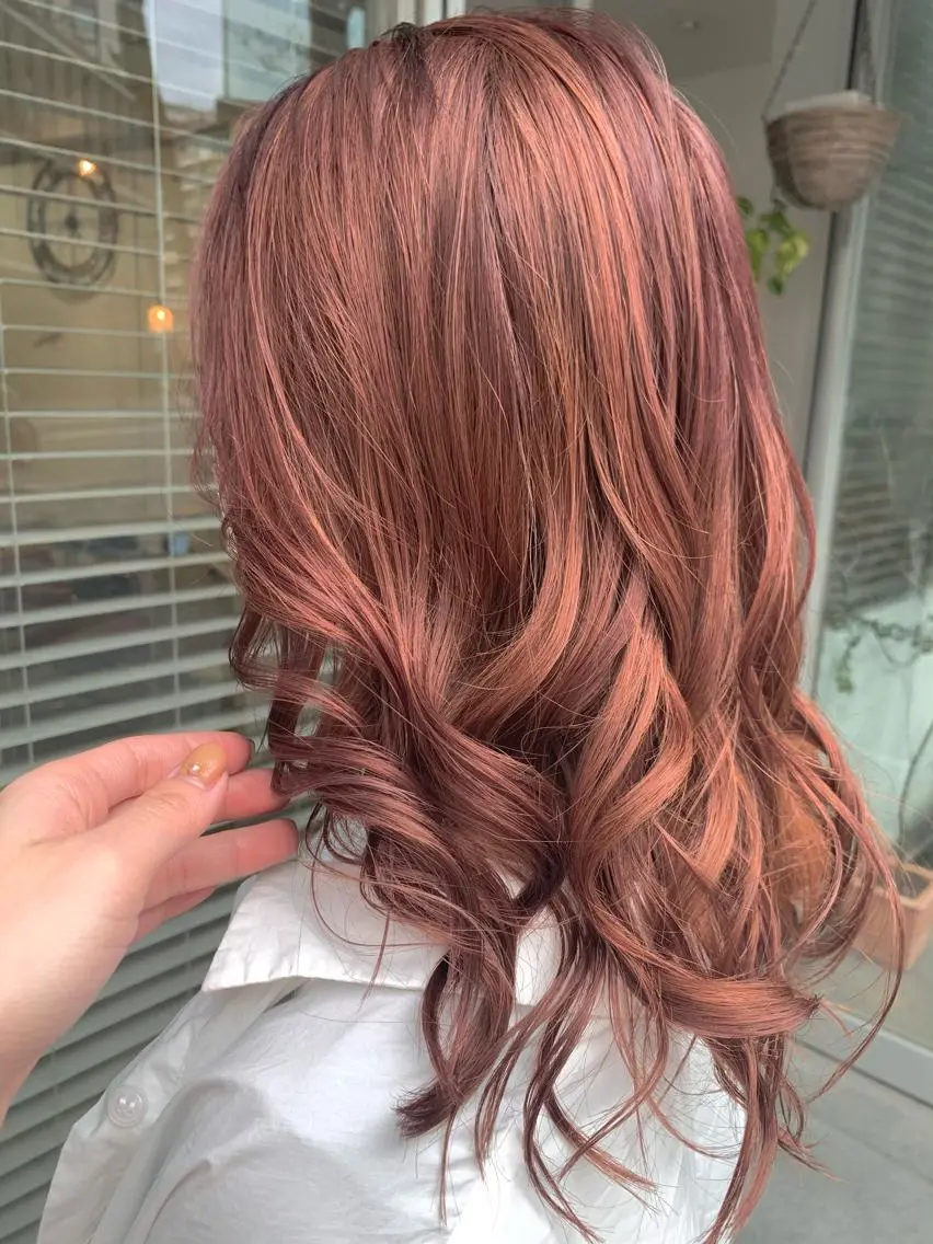 セミロング カラー fio マナミのヘアスタイル