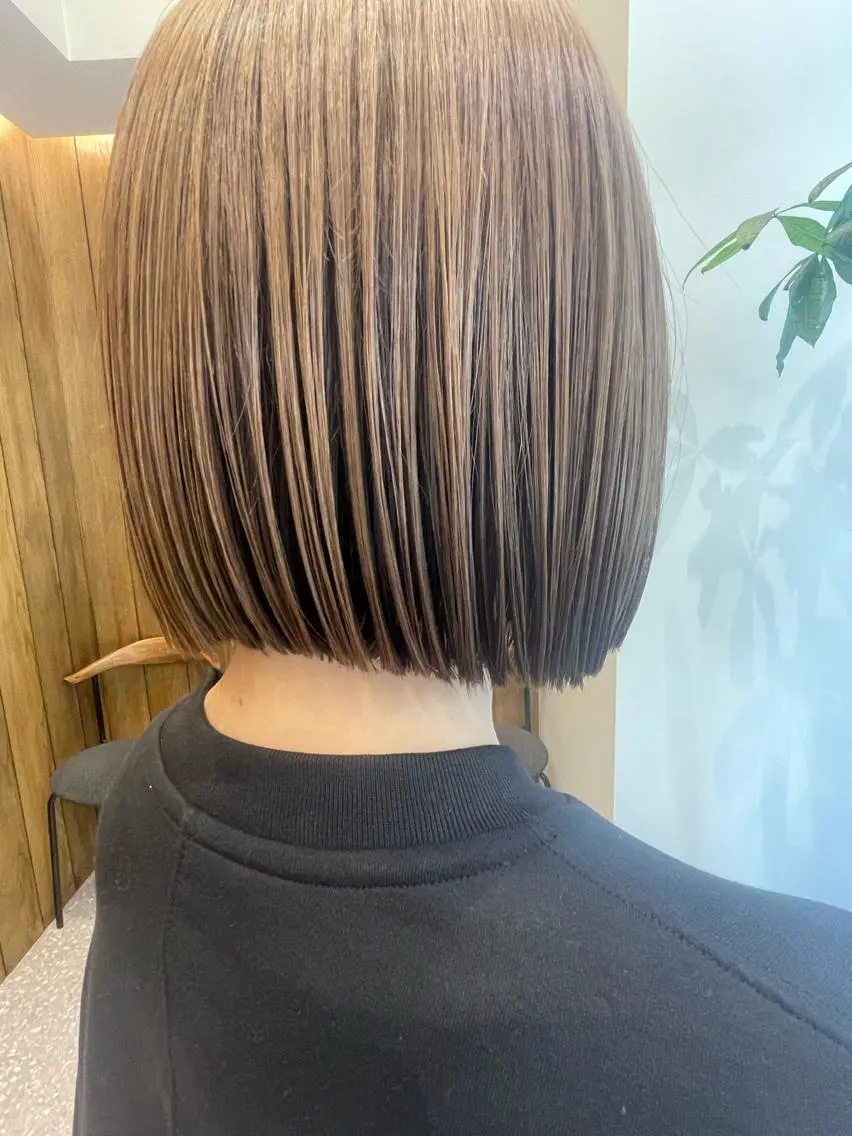 ショート ボブ カット 荒木 理緒のヘアスタイル