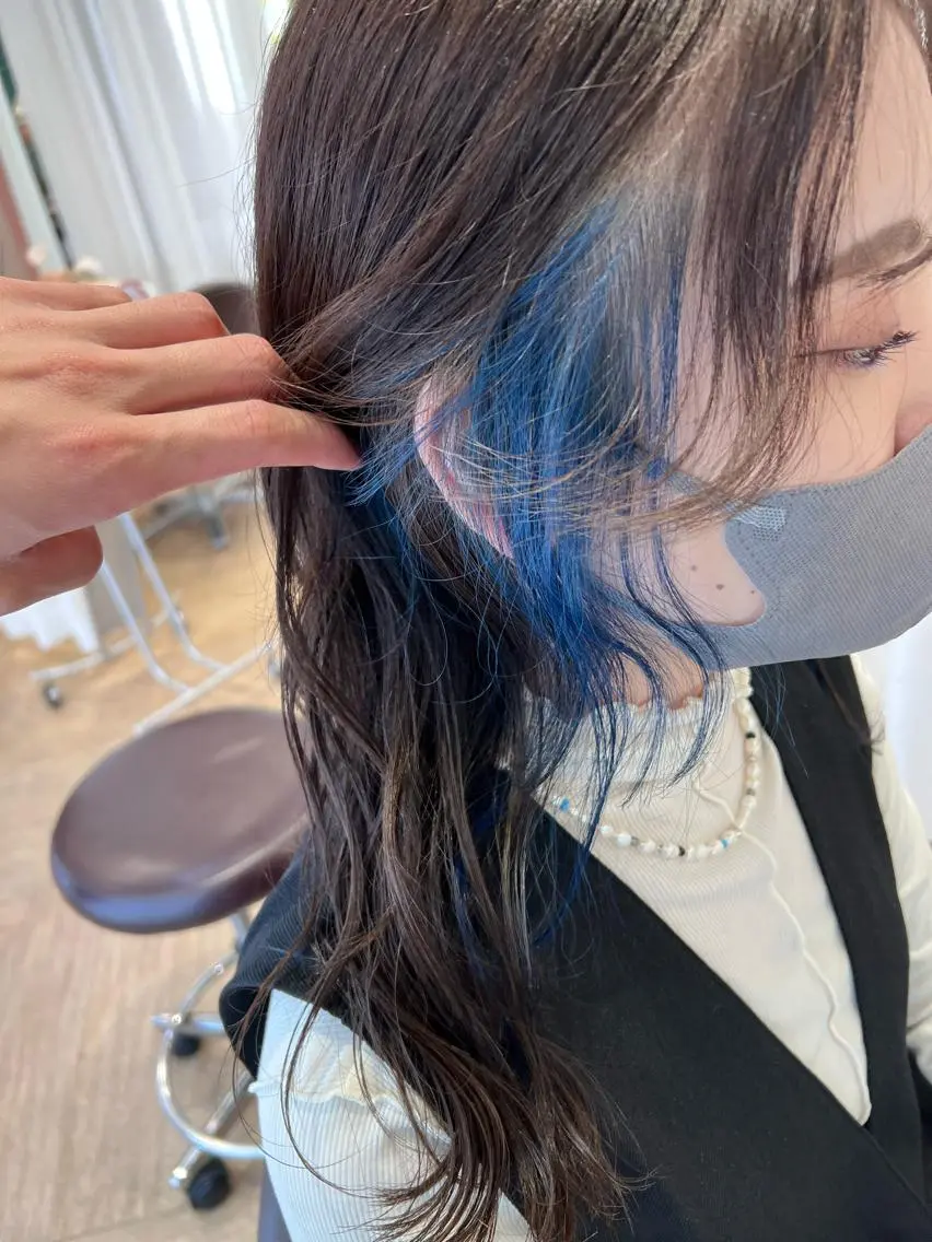 セミロング カラー ブルーカラー カット ヘアカラー 白髪ぼかし/髪質改善 梅原響輝のヘアスタイル