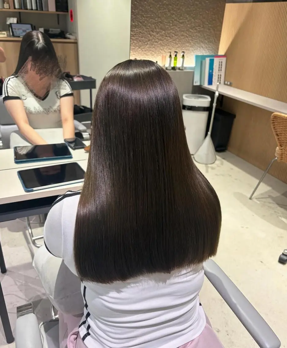 ロング カラー グレージュ オリーブグレージュ オリーブグレー 髪質改善 トリートメント しげ ゆりか/透明感 カラー/顔周りカットのヘアスタイル