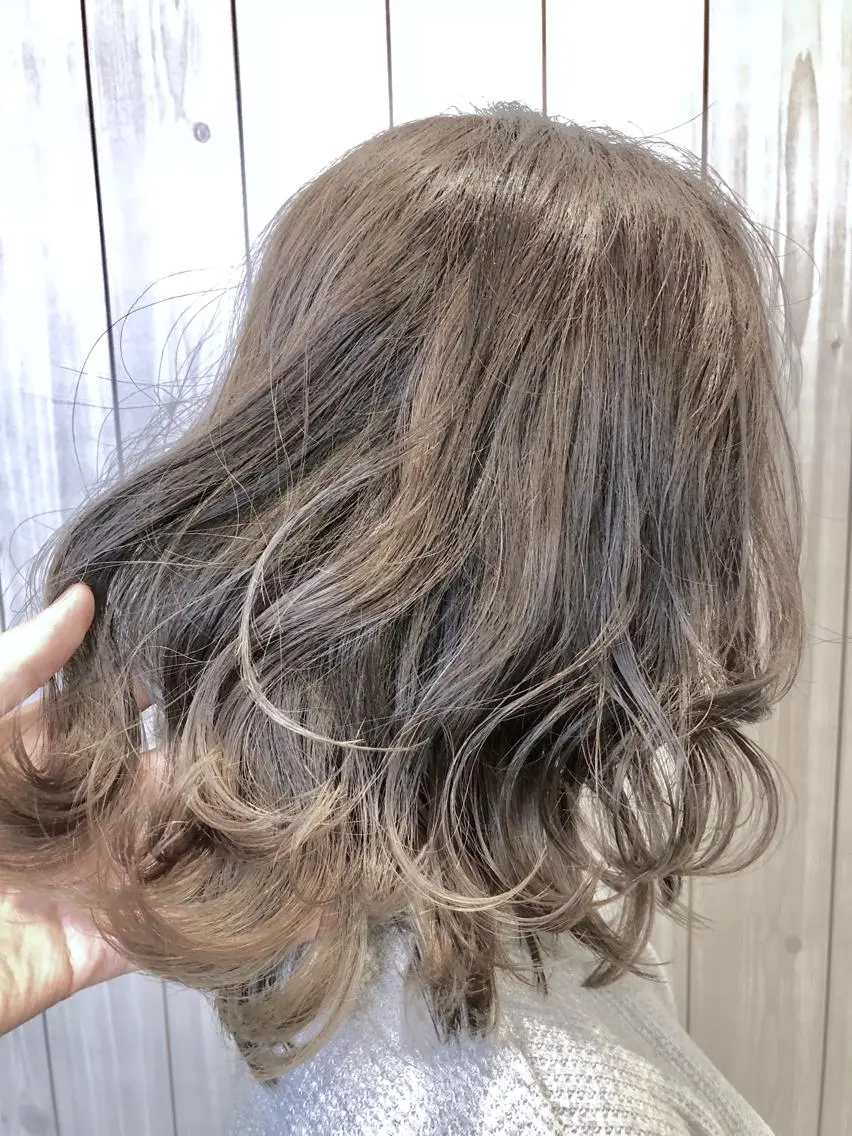 ミディアム カラー ヘアアレンジ ブリーチ カット ヘアカラー 三川 洋樹のヘアスタイル
