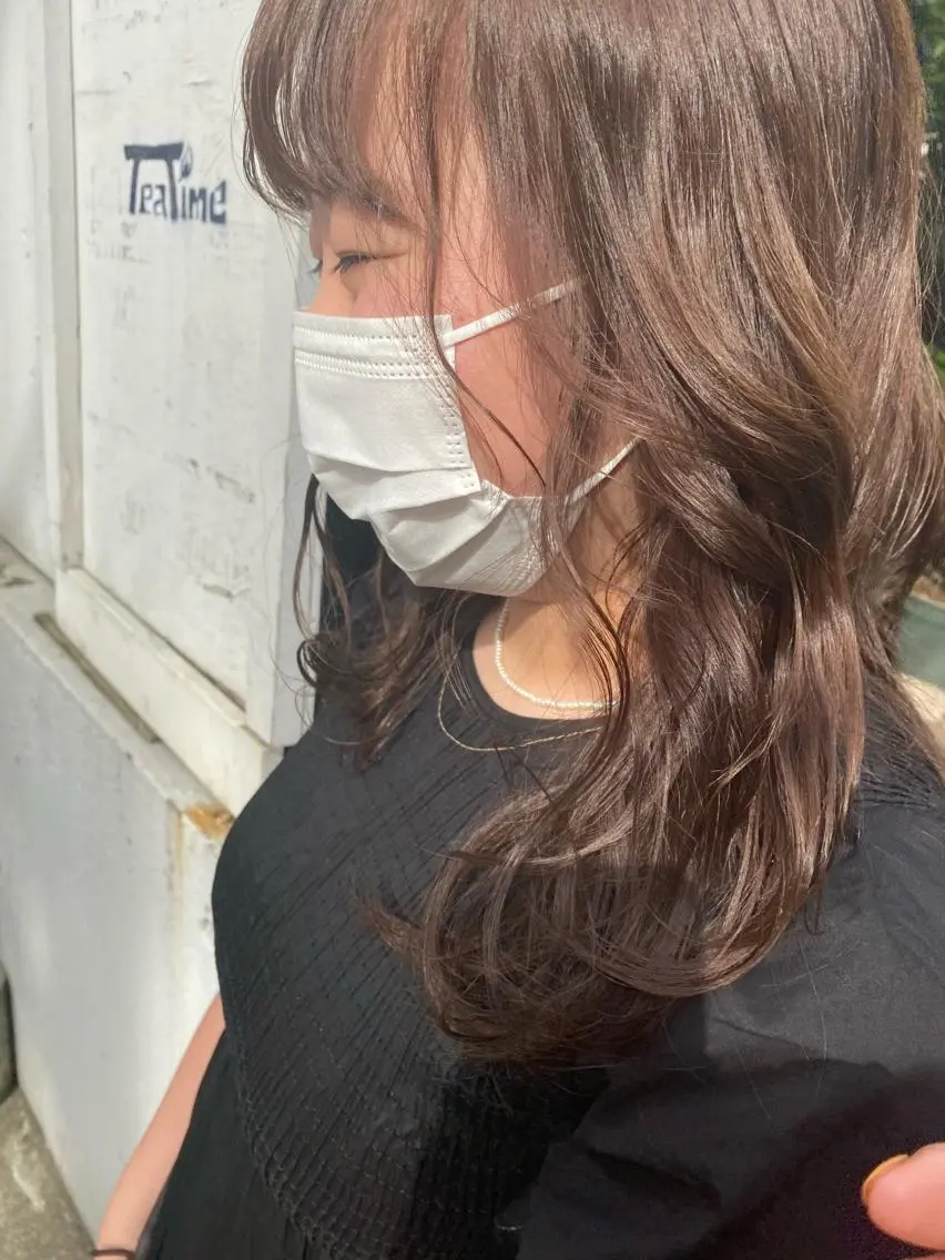 ミディアム カラー ベージュカラー 透明感カラー ミルクティーベージュ お任せヘア☘️☘️ 及川渚のヘアスタイル