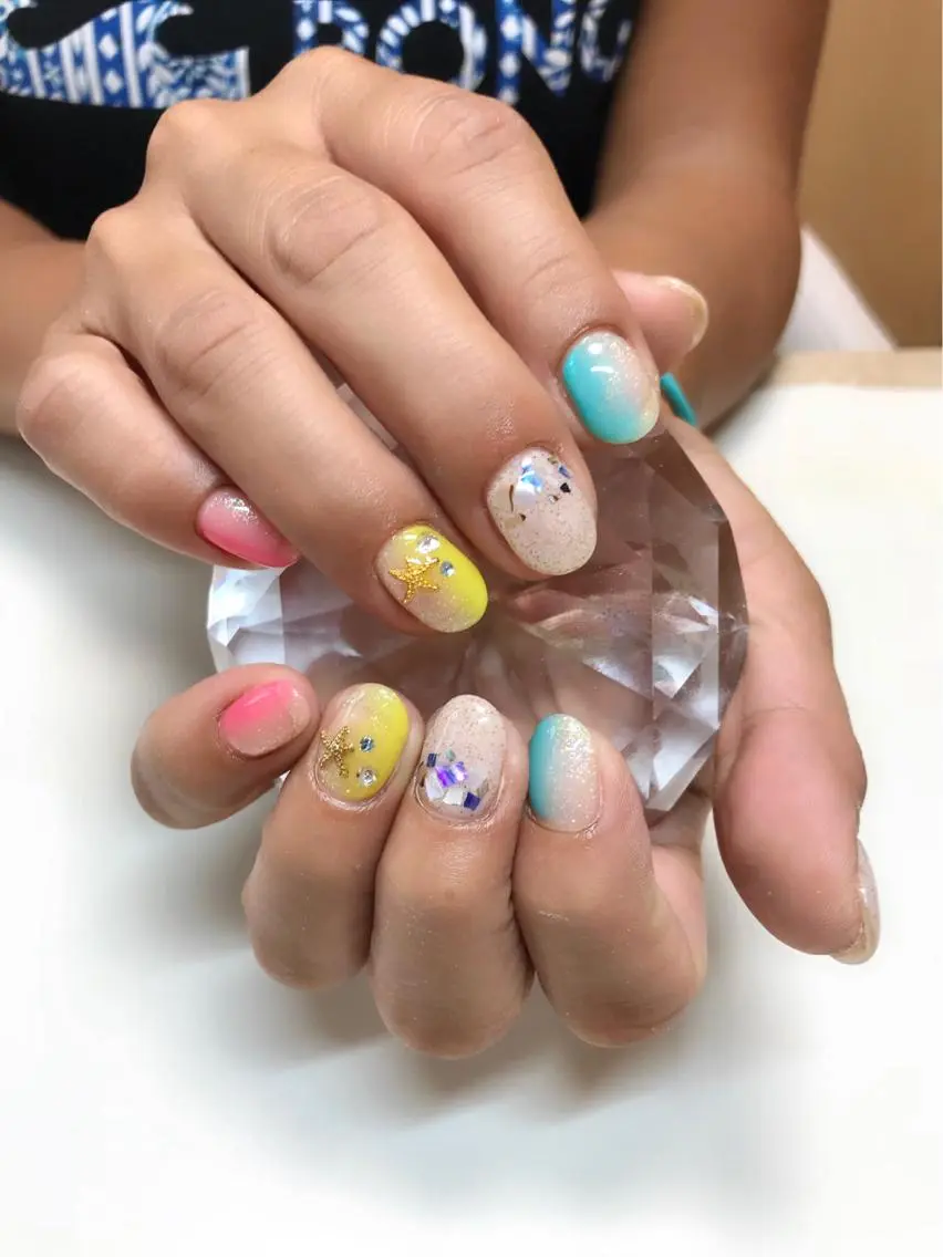 ネイル ハンドネイル 'mm  (ミリ) ＭＡＮＡＭＩのネイルデザイン