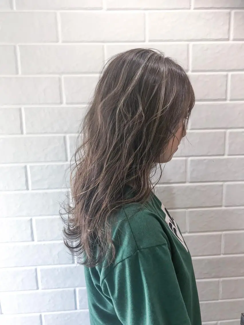 ロング カット ヘアカラー en Siena エンシエナのヘアスタイル