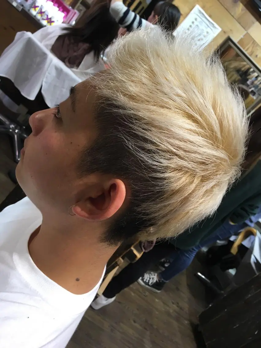 ショート カラー メンズ ブロンド IwAsh大和駅前店 河野亜里香のヘアスタイル