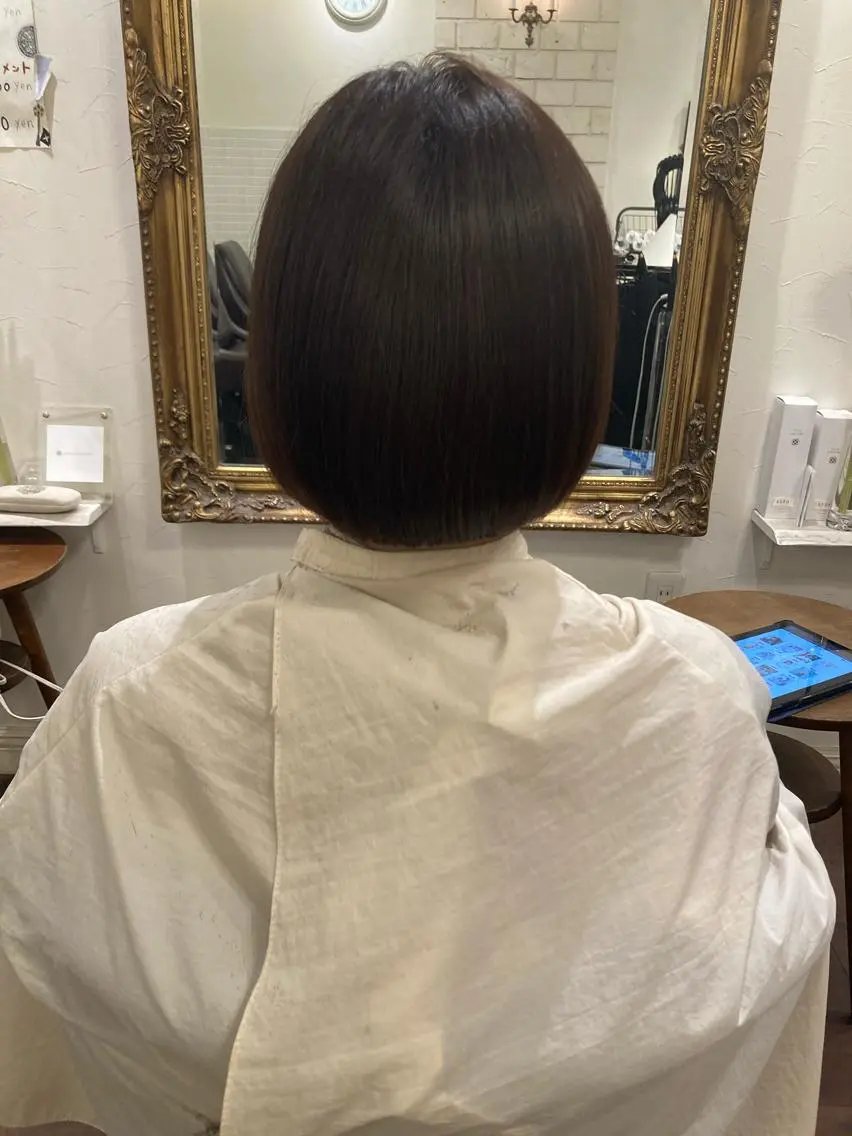 ショート 酸性ストレート✨ 艶カラー✨谷口倭子のヘアスタイル