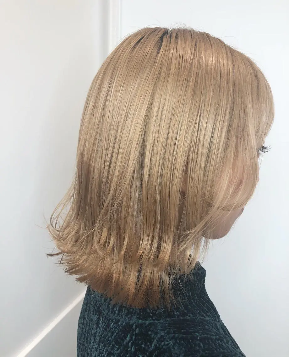 ミディアム カラー ベージュカラー ブリーチ ケアブリーチ ハイトーンカラー ヘアカラー sano sayakaのヘアスタイル