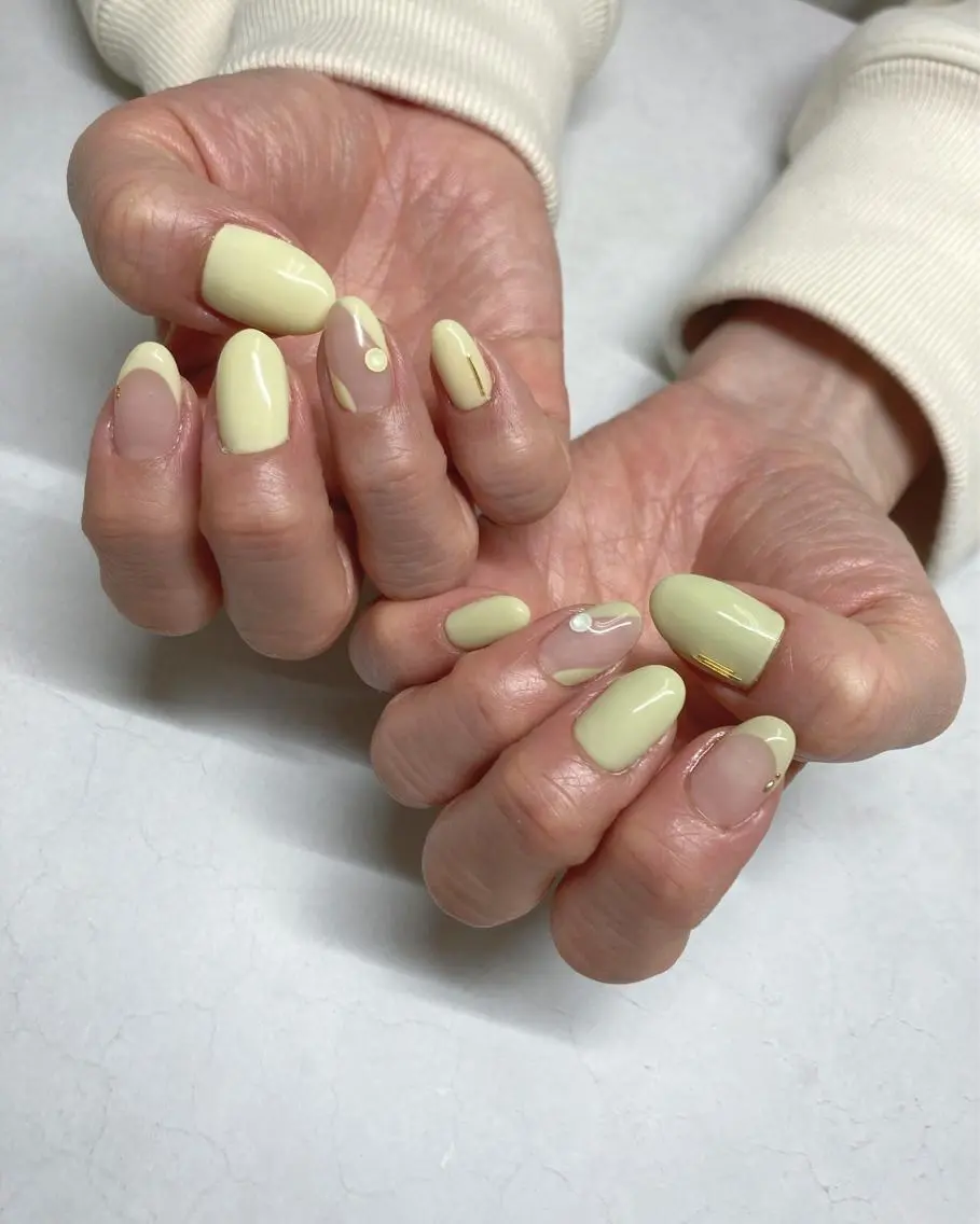 ネイル グリーン ピスタチオネイル 春ネイル 黄色 Faire MIKIのネイルデザイン