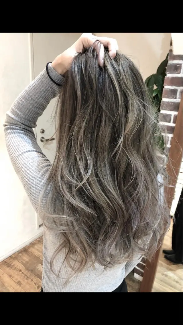 ロング カラー ヘアカラー トリートメント 木下大地 HAIR Oneのヘアスタイル